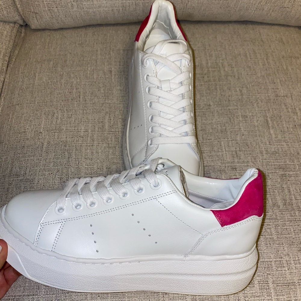 Marc Fisher Maggy Sneaker